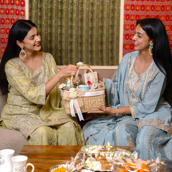 RAKHI GIFTS FOR BHAIYA-BHABI