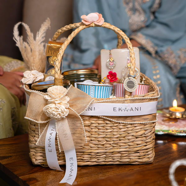 Rakhi Hamper with Dankotuwa Mugs & Chocolates | Ekaani